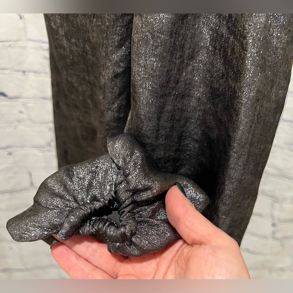 Ann Taylor factory silver long sleeve tie neck blouse Size XL - Picture 4 of 7